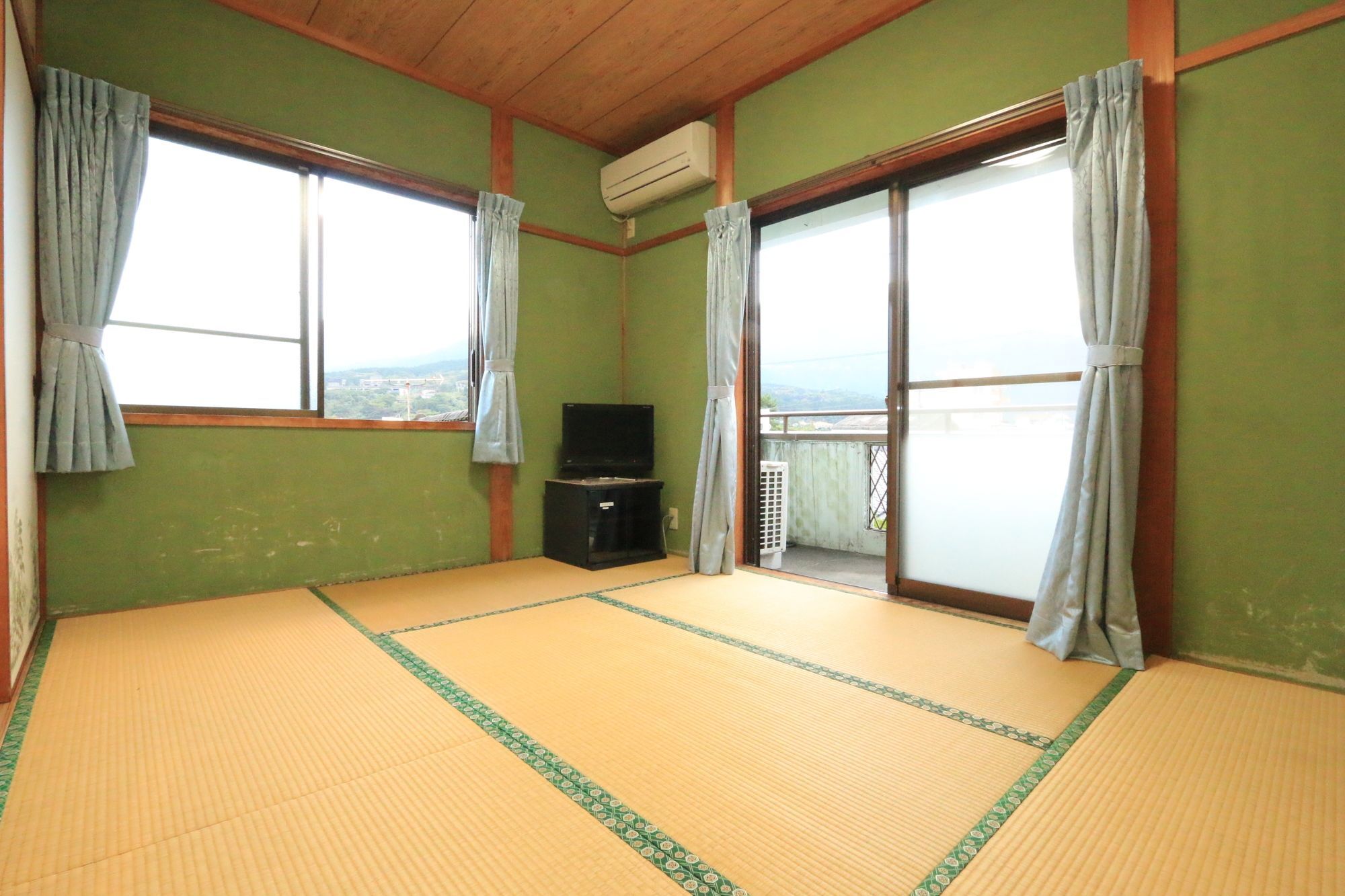 Miyanouraso Hotel Yakushima  Exterior photo